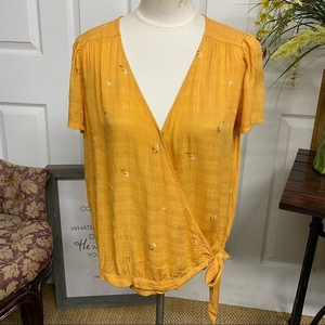 Universal Thread Short Sleeve‎ M